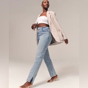 ABERCROMBIE & FITCH LIGHT DENIM ULTRA HIGH RISE 90S FIT JEANS Size 31/12